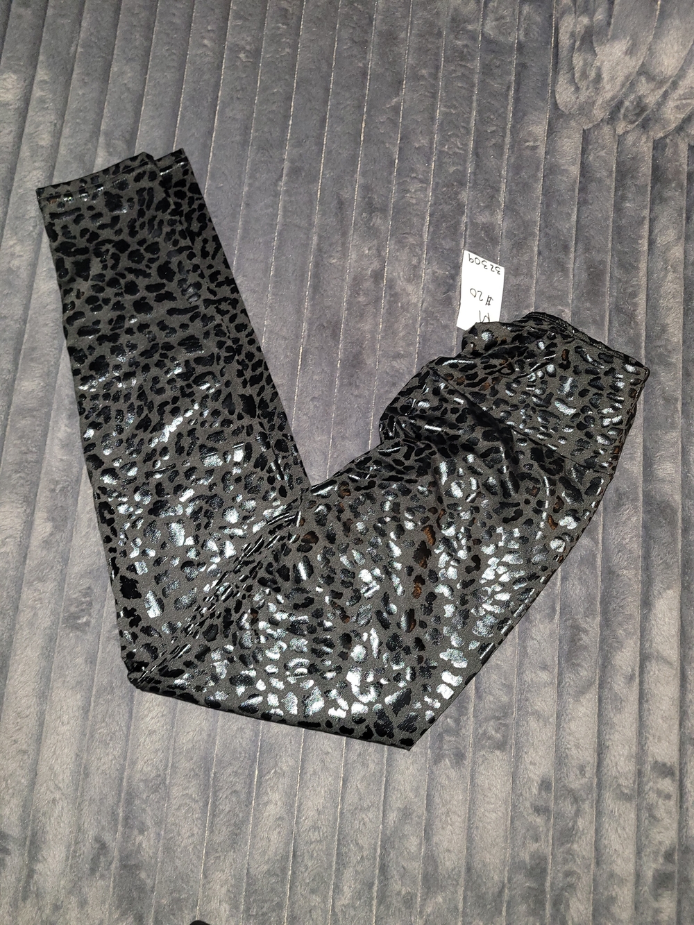 Shiny Black Leopard Print Leggings